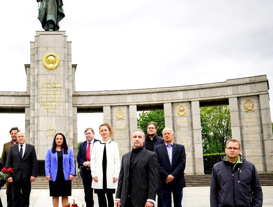 Picsart 05 07 07.45.55