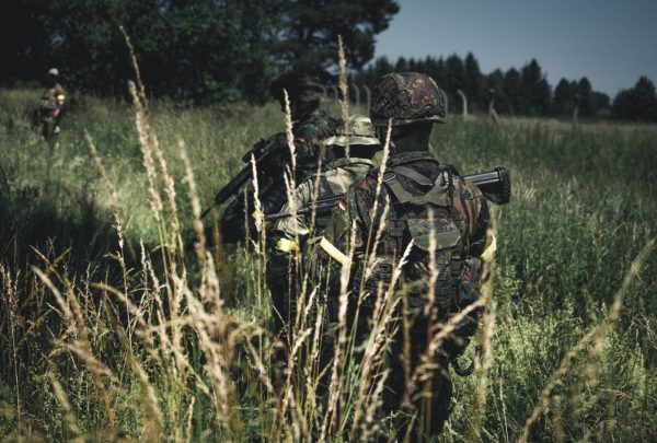 Bundeswehr 4379457 1280 (1)