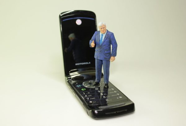 Untersuchung zu Rassismus bei der Polizei. Nachricht mit Verzögerung angekommen?