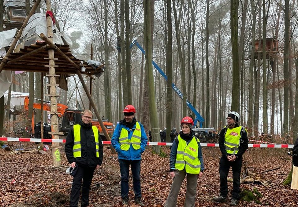 127862498 4165228046826607 1479989705360669658 N