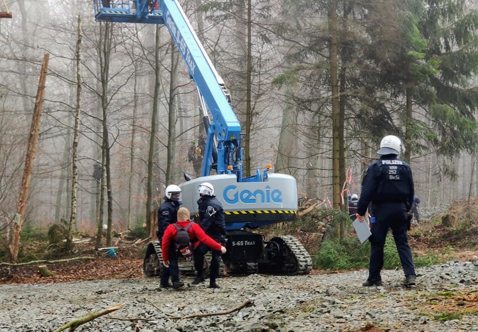 127865419 4165229773493101 8018371229515164829 N